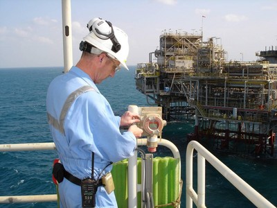 海上作業(yè)平臺，固定式氣體及火焰檢測儀的使用，能夠檢測平臺常見可燃氣體及有毒性氣體，監(jiān)控平臺整體安全