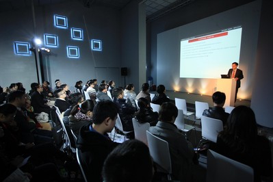 NOVOMANIA 2012于去年3月在上海世博展覽館舉行，展場(chǎng)總面積達(dá)25,000平方米，吸引了來(lái)自13個(gè)國(guó)家的117家參展商和13,000名專(zhuān)業(yè)觀(guān)眾