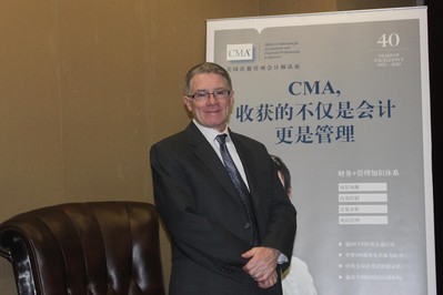 IMA國際認證、考試和知識整合部高級副總裁Dennis Whitney先生親臨現場一睹中國學子風采