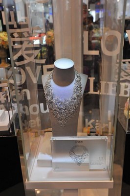 國際鉑金協會年度主打的“心飛”項鏈