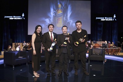 尊尼獲加品牌總監(jiān)符秀婷女士、七匹狼創(chuàng)始人周少雄、賈樟柯導(dǎo)演、建筑設(shè)計(jì)師馬巖松合影