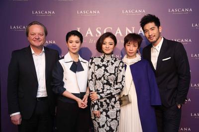 LASCANA大中華區執行長、OTTO集團董事會成員兼Hermes Europe全球CEO Hanjo Schneider先生、LASCANA大中華區執行長Sonja Chen小姐攜手袁詠儀，安以軒和高以翔